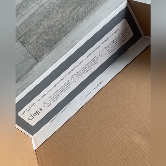 Dansko Shoe Box Empty For your Gift Wrap - Picture 6 of 13